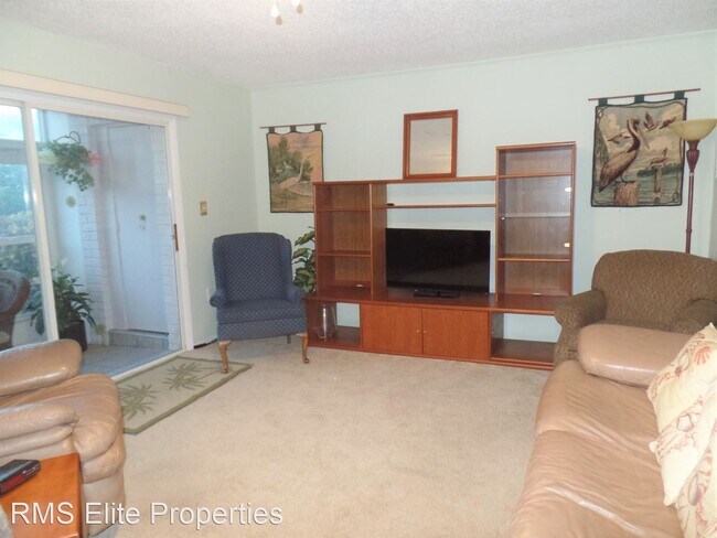 Building Photo - 1 br, 1 bath House - 3526 41st Ave S Unit 169