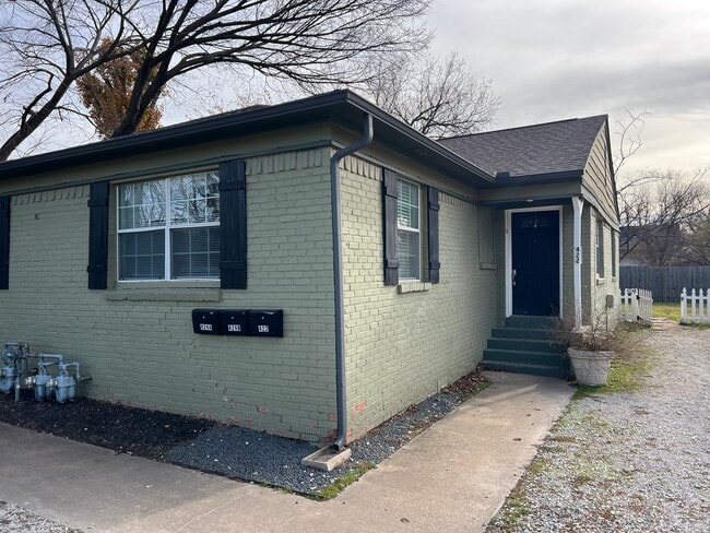 Photo - 422 E Worth St House