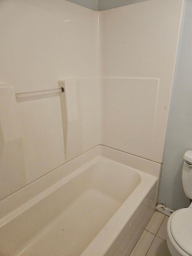 Foto del edificio - 2800 Riverside Dr