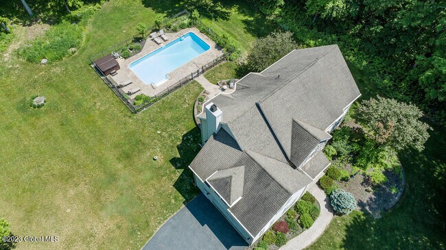 Foto del edificio - 45 Homestead Rd