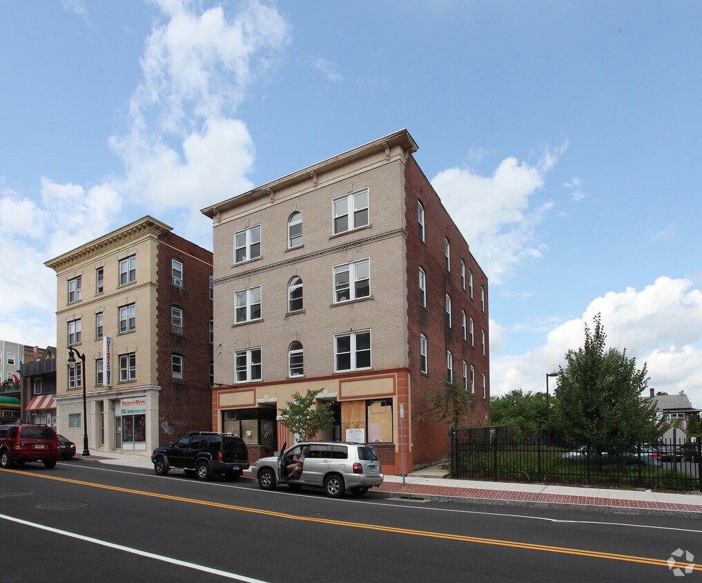 Building Photo - 91-93 Broad St
