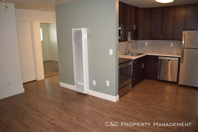 Building Photo - Quiet New Monterey Apartment