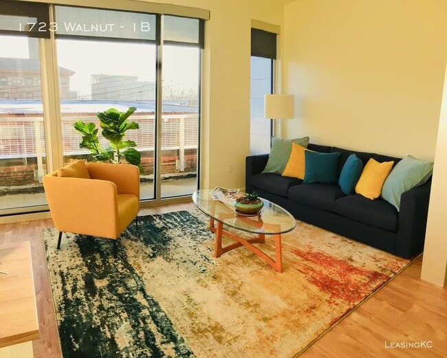 Building Photo - 1 Bedroom Crossroads Loft for Lease!