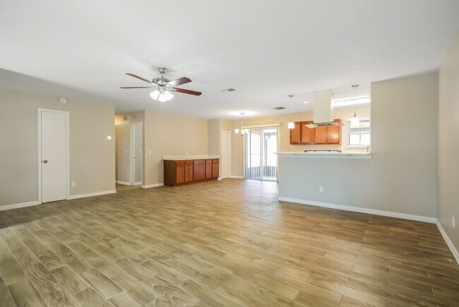Building Photo - 10753 Saddlebred Dr