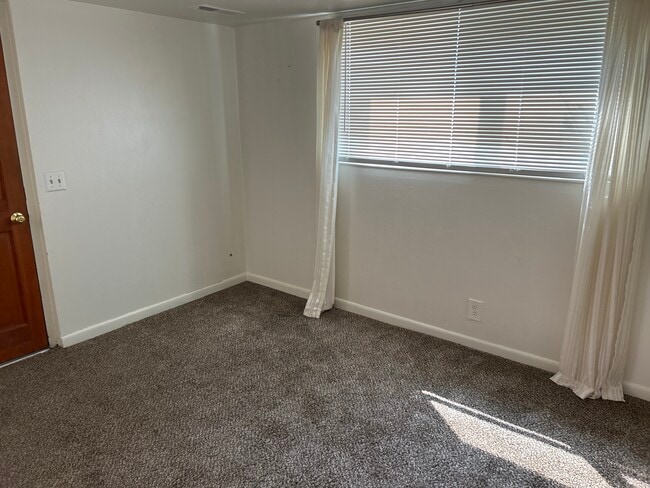 Building Photo - 316 E 700 S