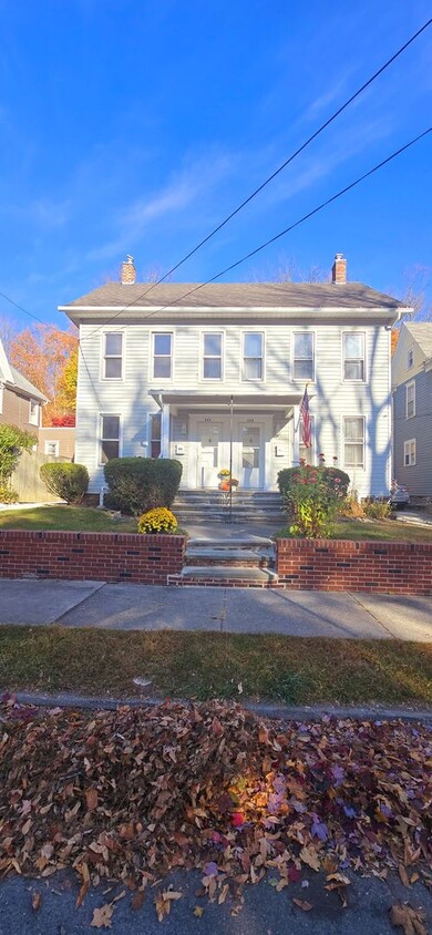 Primary Photo - Fantastic 3 bedroom 1/2 Double in the Boro...