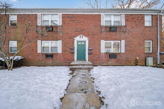 Building Photo - 289 Main St