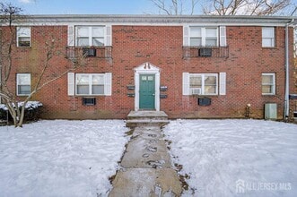 Building Photo - 289 Main St