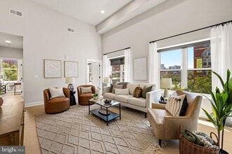 Building Photo - 600 N Howard St