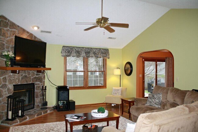 Foto del edificio - 3700 Falmouth Dr