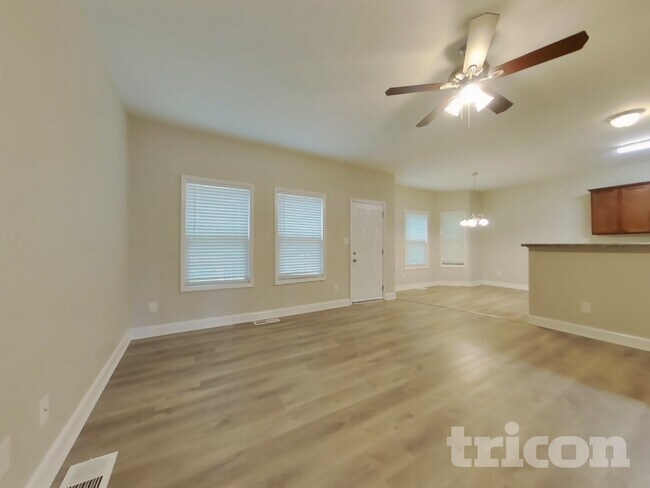 Foto del edificio - 124 Kings Crossing Ct