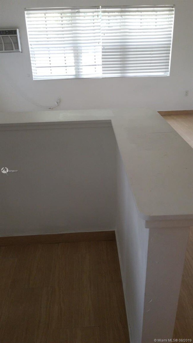 Foto del edificio - 170 NE 68th Terrace