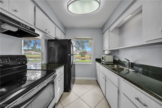 Foto del edificio - 730 Joel Blvd