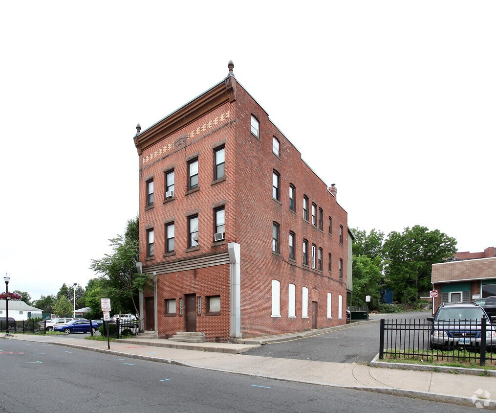 Primary Photo - 345 Arch St