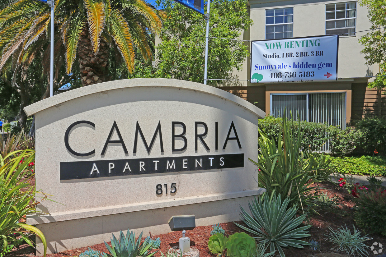 Letrero de Cambria - Cambria Apartments