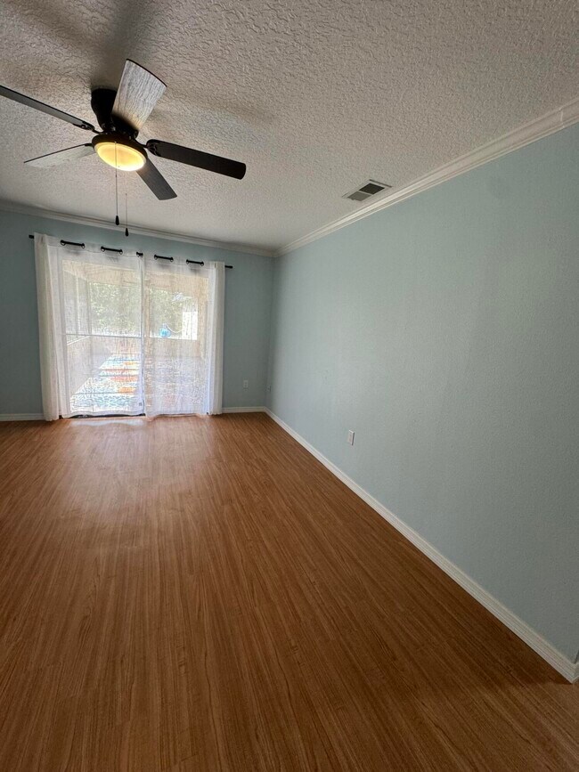 Building Photo - 5585 Barna Ave