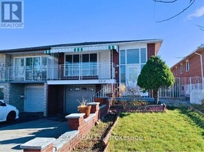 Building Photo - 3315 Chipley Crescent