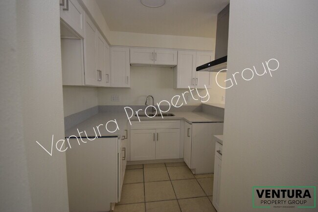Foto del edificio - AVAILABLE SOON!  NEWLY RENOVATED Spacious 2-Bed, 2-Bath Unit