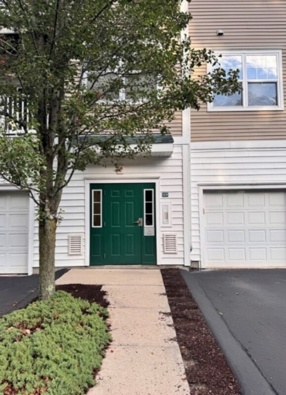 Foto principal - 104 Mill St