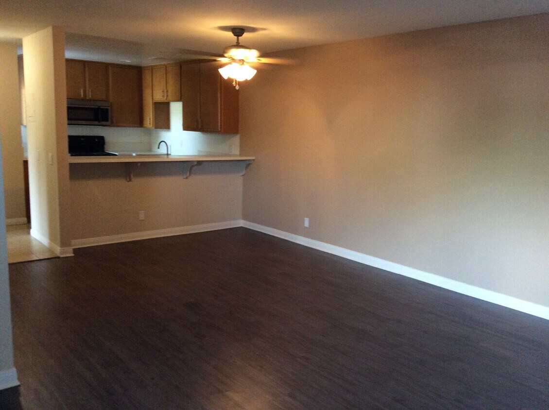 Foto principal - 1462 S Highland Ave