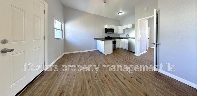 Foto del edificio - 14125 Palm St