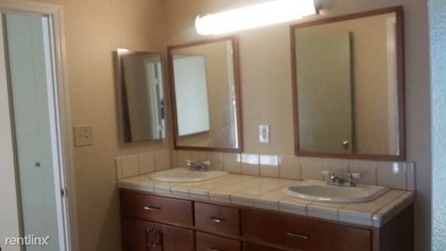 Foto del edificio - 29360 Dixon St