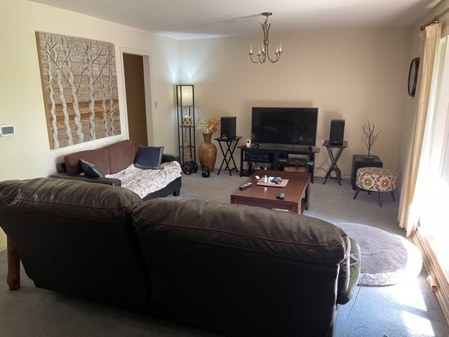 Foto del edificio - 1555 Rosemary Ln