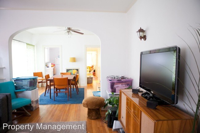 Building Photo - 2 br, 1 bath Apartment - 3370 Descano Drive