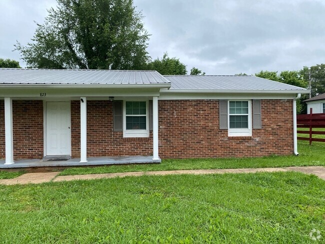 Building Photo - 823 Rushmeade Rd