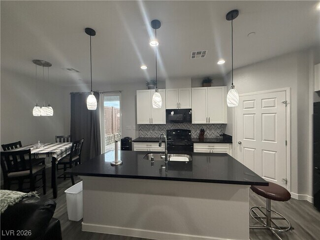 Foto del edificio - 1542 Tilman Ln