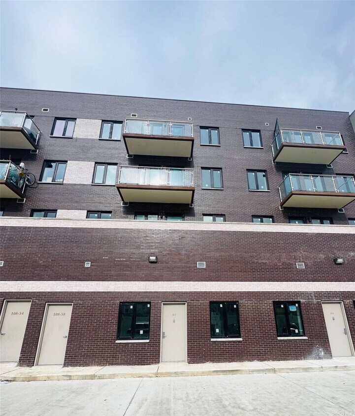 Primary Photo - 108-58 Roosevelt Ave