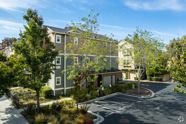 Alt. Exterior - 1035 N Fairoaks Ave