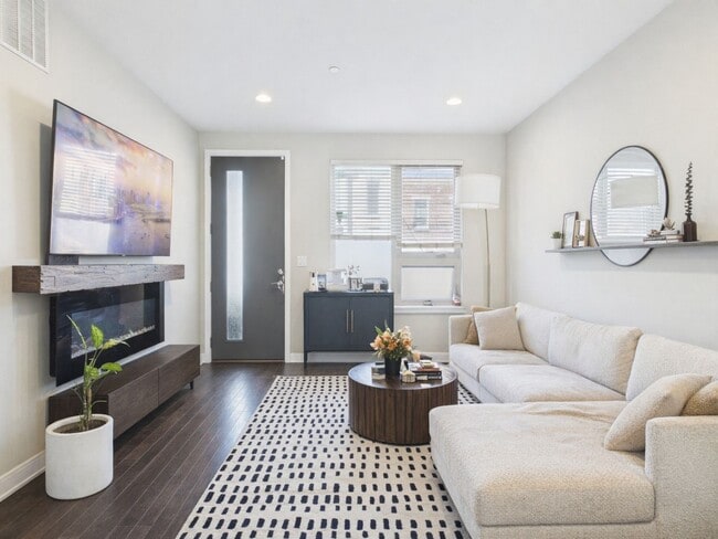 Building Photo - HUGE MODERN 4 bed 3 full bath huge roof deck finished basement