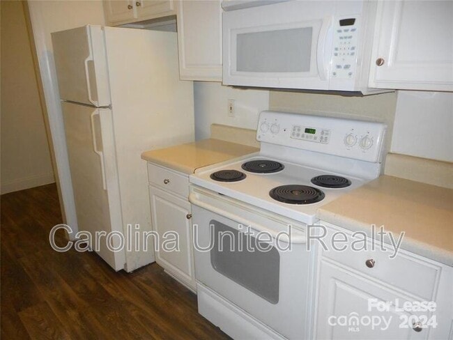 Building Photo - 2174 Sardony Ln