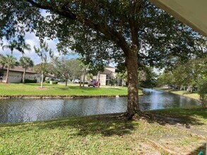 Building Photo - 9878 Nob Hill Ln