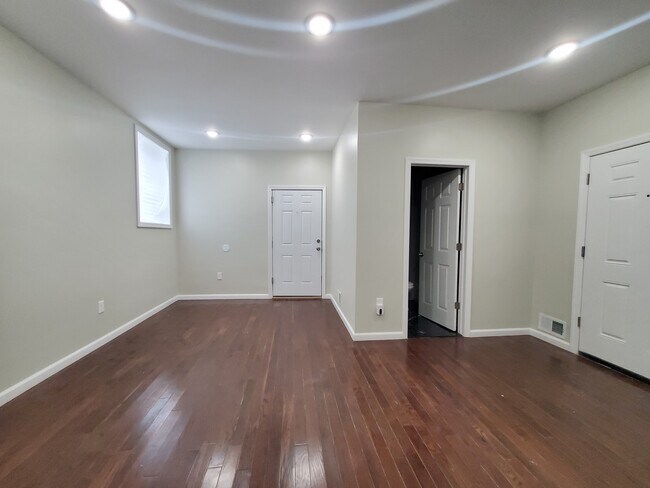 Unit 1 - 172 N 14th St