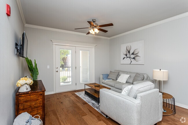 1BR, 1BA - A1 - Woodland Park Apartments