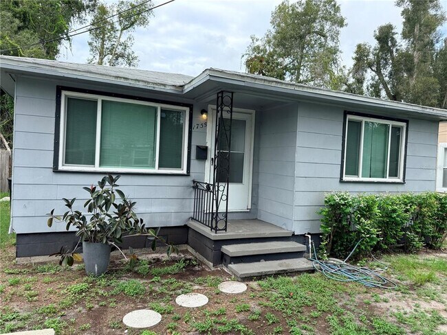 Building Photo - 1759 Temple Terrace S