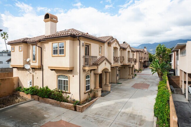 Foto del edificio - Three bedroom condo for lease in Arcadia