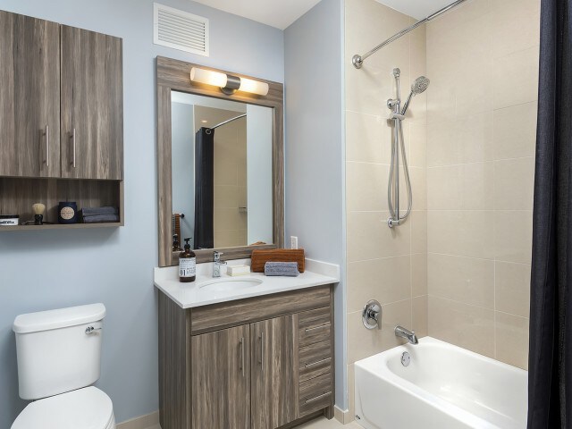 Building Photo - 540 N McClurg Ct