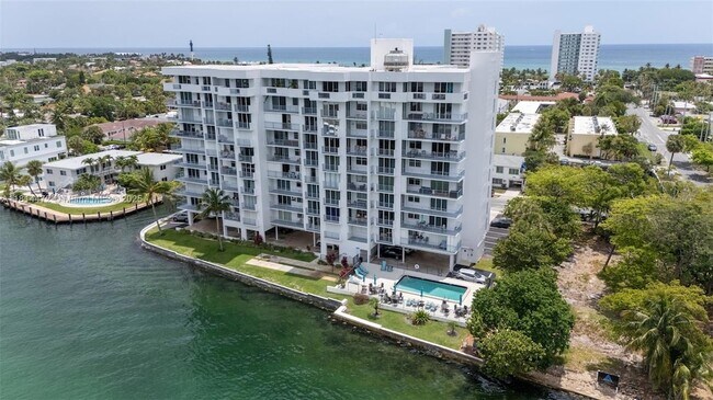 Foto del edificio - 1609 N Riverside Dr