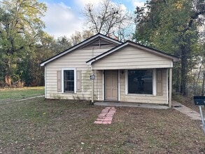 Building Photo - 3453 Desoto St