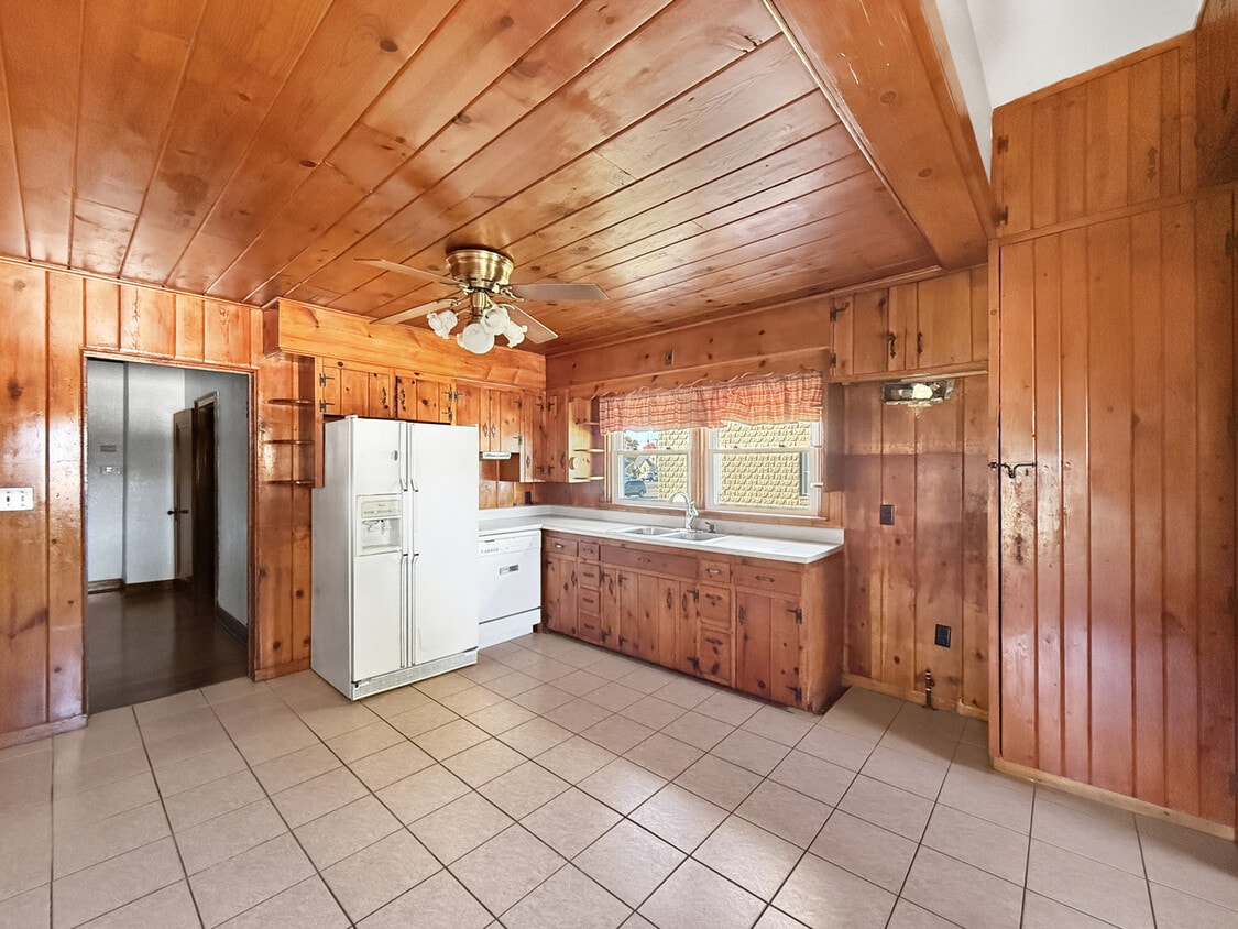 Building Photo - 60 E 162nd St