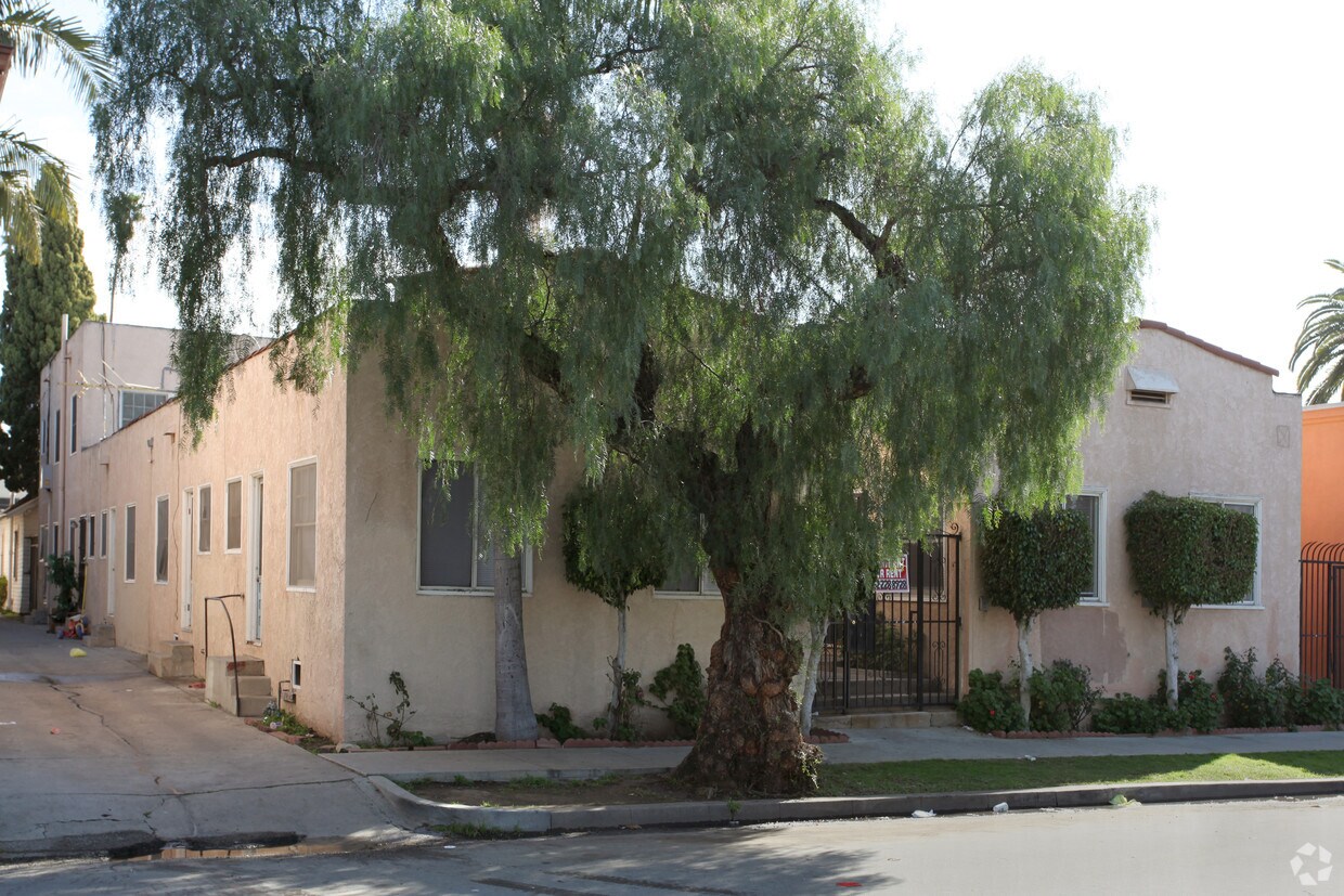 Foto del edificio - 828 Chestnut Ave