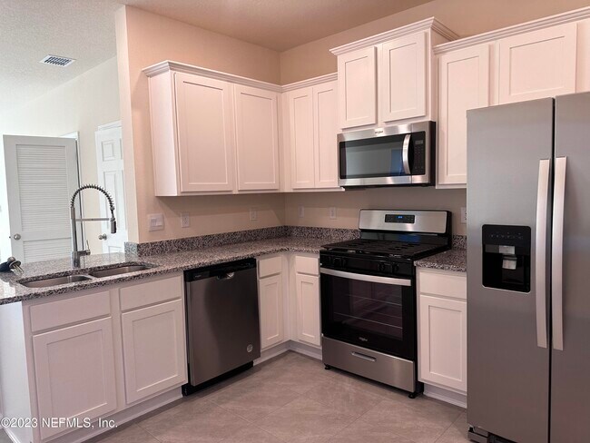 Building Photo - 74 Java Ln