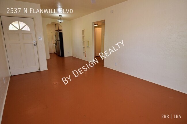Foto del edificio - Midtown 2 Bed 1 Bath Home on Huge Lot