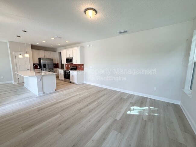 Building Photo - 2929 Fleur Ln