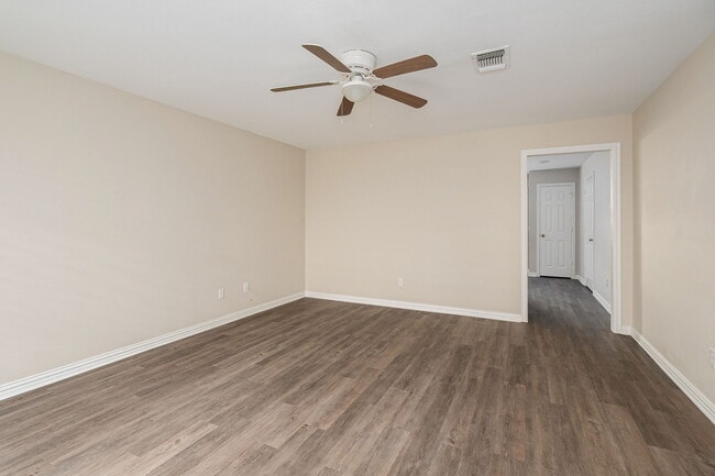 Photo - 640 W Marshall Dr (Van Alstyne, TX) House
