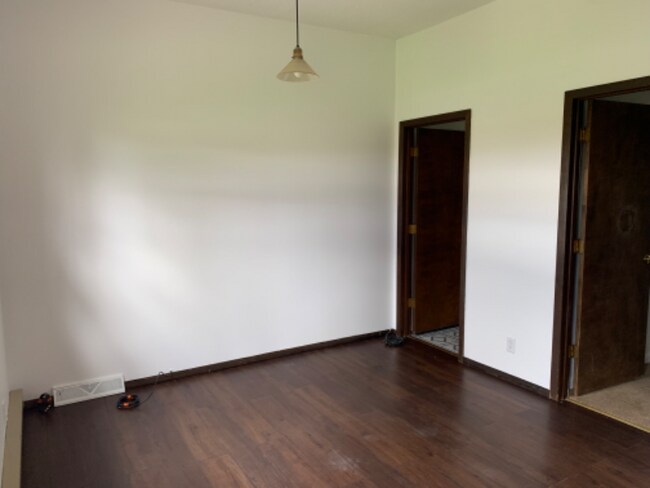 Foto del edificio - 927 Maple Furnace Rd