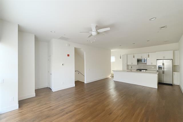 Building Photo - 1931 N Prairie Ave